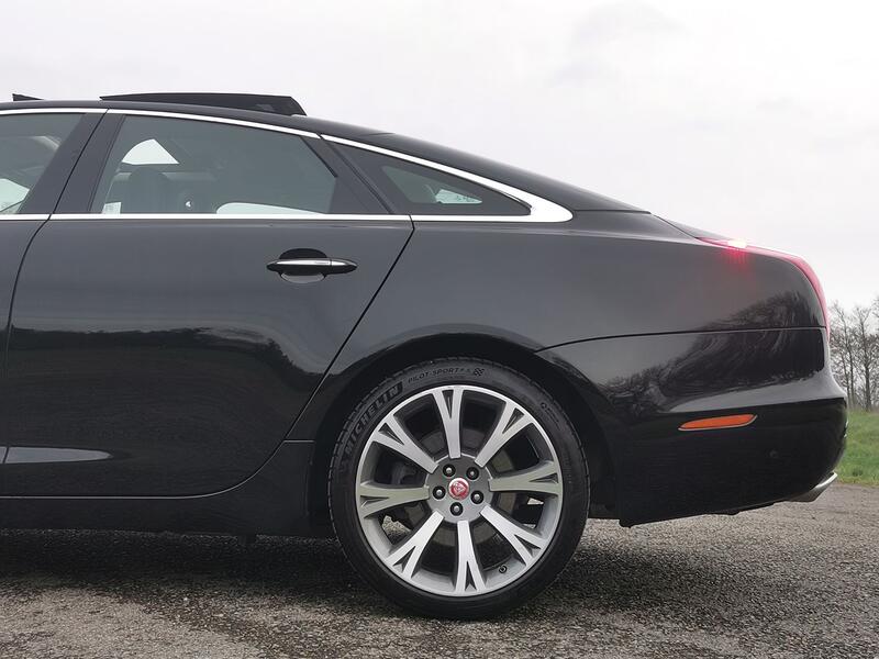 JAGUAR XJ 3.0 V6 Portfolio  2016