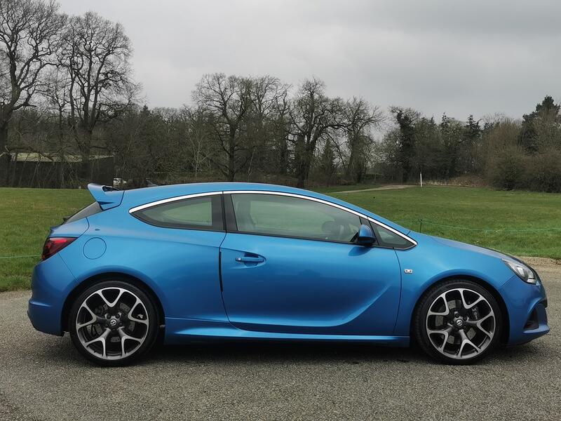 VAUXHALL ASTRA GTC 2.0 T VXR  2013