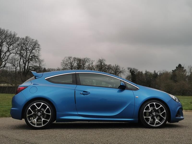 VAUXHALL ASTRA GTC 2.0 T VXR  2013