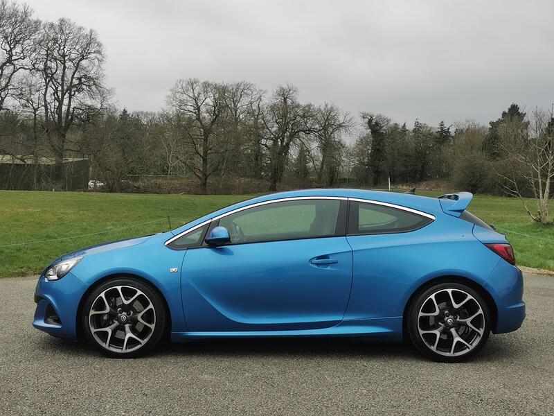 VAUXHALL ASTRA GTC 2.0 T VXR  2013