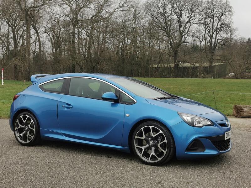 VAUXHALL ASTRA GTC 2.0 T VXR  2013