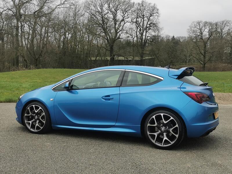 VAUXHALL ASTRA GTC 2.0 T VXR  2013