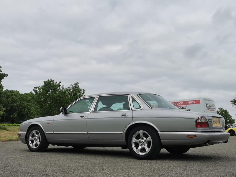 JAGUAR XJ 4.0 Sovereign 2000