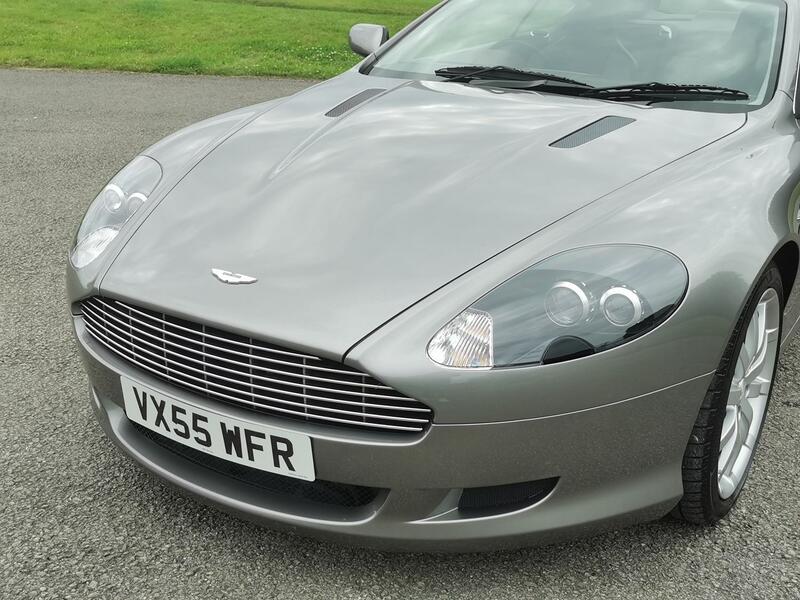 ASTON MARTIN DB9 5.9 2005