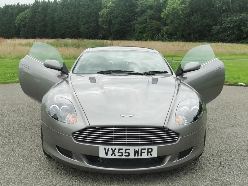 ASTON MARTIN DB9 5.9 2005