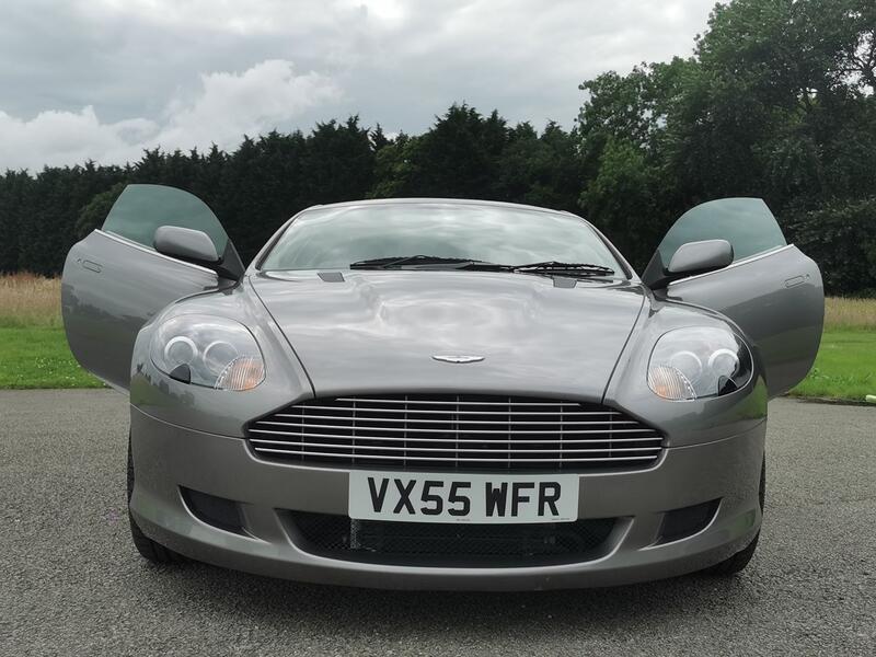 ASTON MARTIN DB9 5.9 2005