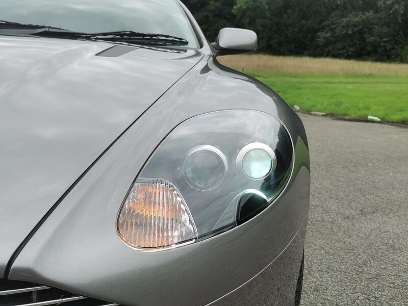 ASTON MARTIN DB9 5.9 2005