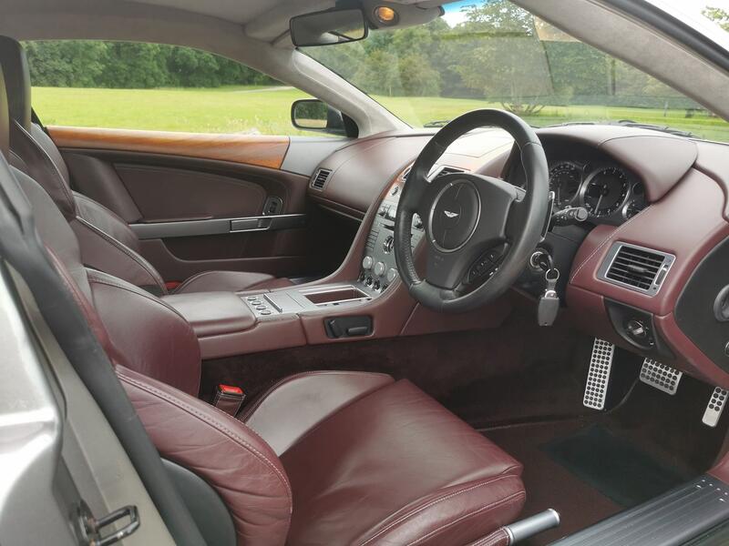 ASTON MARTIN DB9 5.9 2005