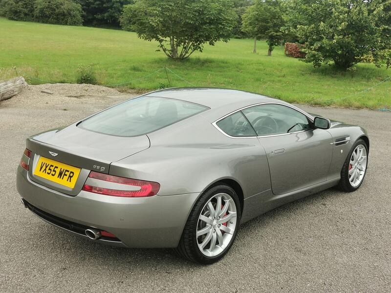 ASTON MARTIN DB9 5.9 2005