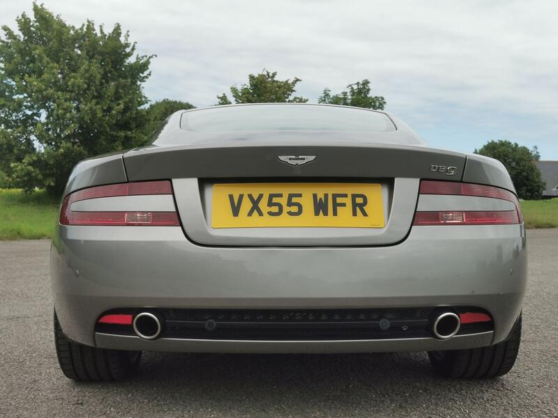 ASTON MARTIN DB9 5.9 2005