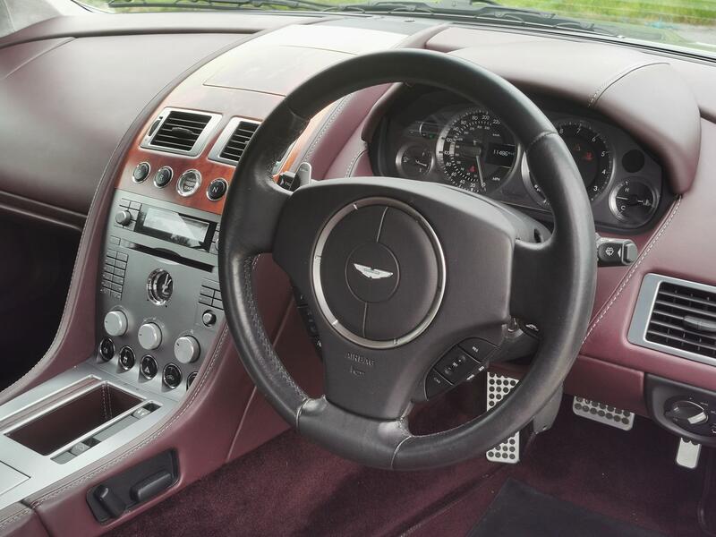 ASTON MARTIN DB9 5.9 2005