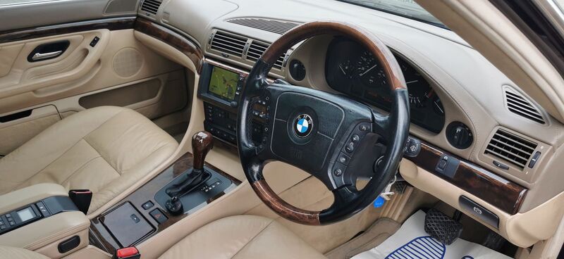 BMW 7 SERIES 750i 5.4 V12 2000