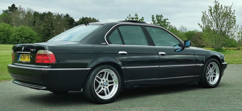 BMW 7 SERIES 750i 5.4 V12 2000