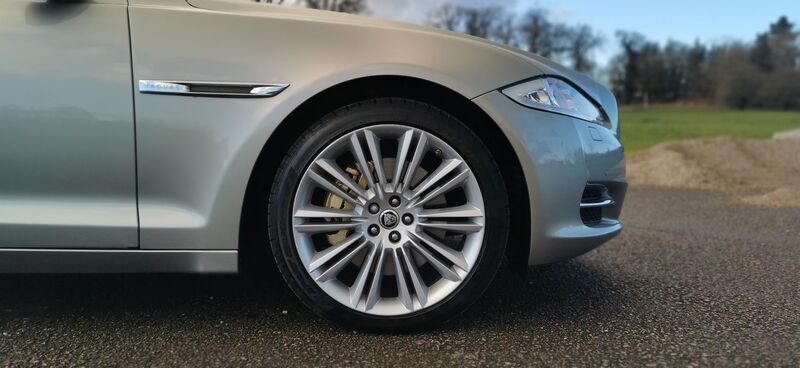 JAGUAR XJ 3.0d V6 Portfolio Auto 4dr 2012