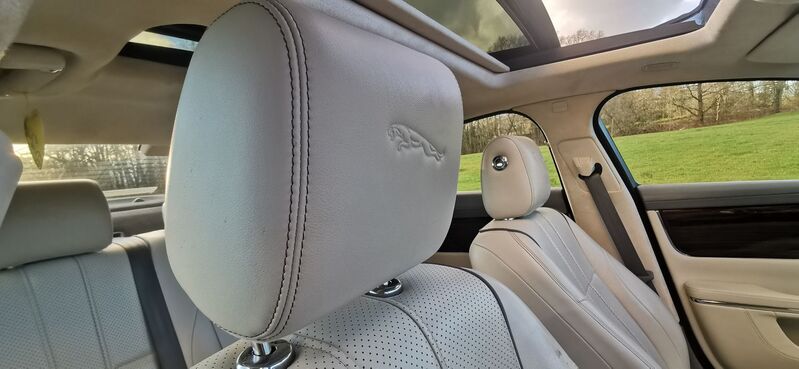 JAGUAR XJ 3.0d V6 Portfolio Auto 4dr 2012