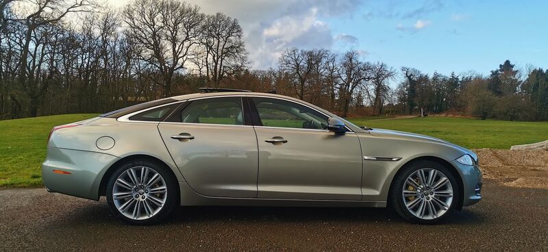 JAGUAR XJ 3.0d V6 Portfolio Auto 4dr 2012