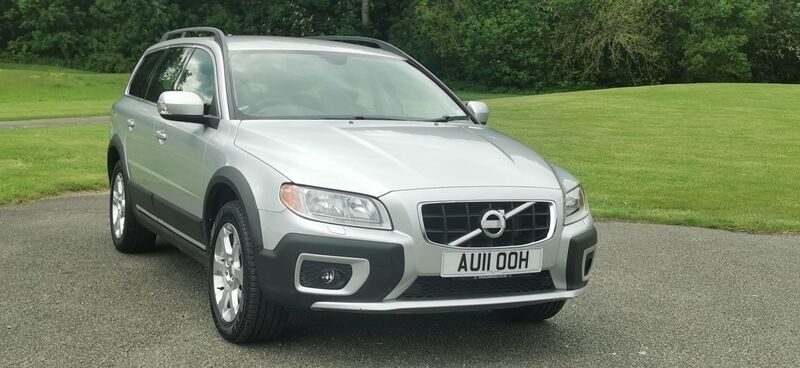 VOLVO XC70 2.4 D5 SE Geartronic AWD 5dr 2011