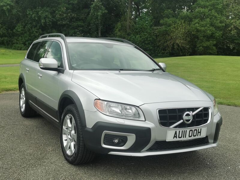 VOLVO XC70 2.4 D5 SE Geartronic AWD 5dr 2011