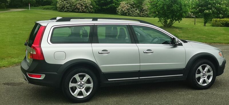 VOLVO XC70 2.4 D5 SE Geartronic AWD 5dr 2011