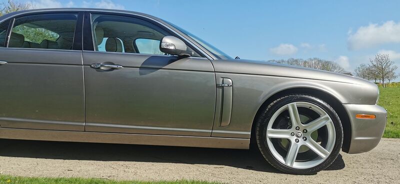 JAGUAR XJ 2.7 TDVi Sovereign 4dr 2008