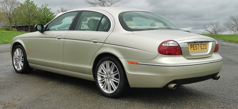 JAGUAR S-TYPE 2.7D V6 SE 4dr 2007