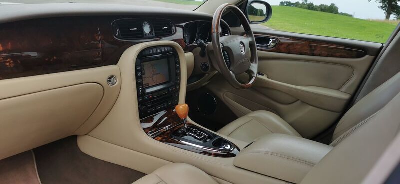 JAGUAR XJ XJ6 3.0 SE 4dr 2004