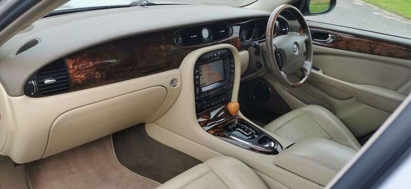 JAGUAR XJ XJ6 3.0 SE 4dr 2004