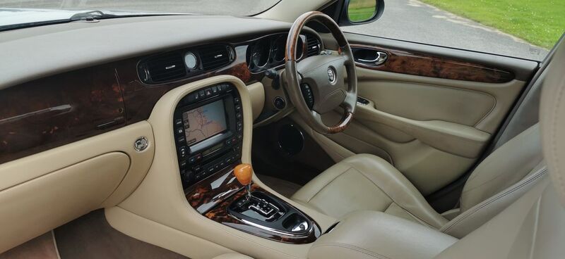 JAGUAR XJ XJ6 3.0 SE 4dr 2004