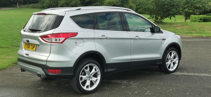 FORD KUGA 2.0 TDCi Titanium AWD Euro 6 ss 5dr 2016