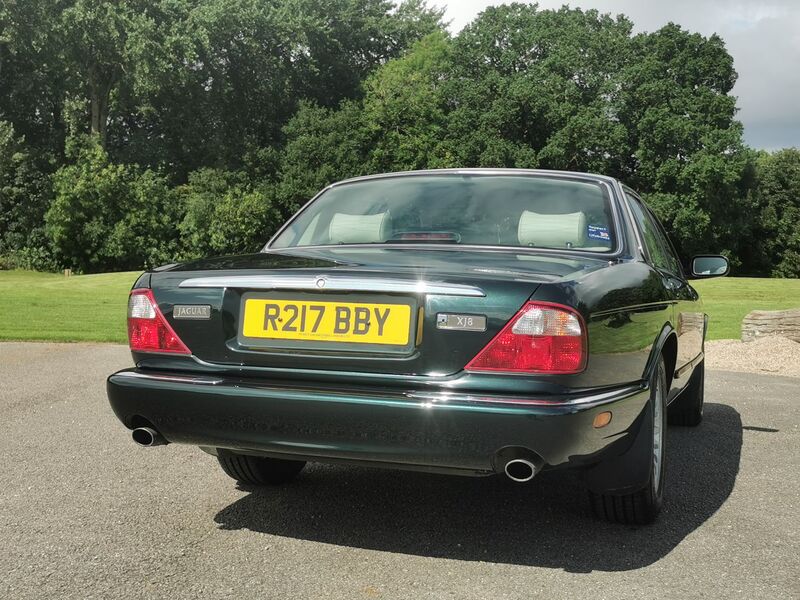 JAGUAR XJ 3.2 V8 XJ8 4dr Saloon Auto 1998