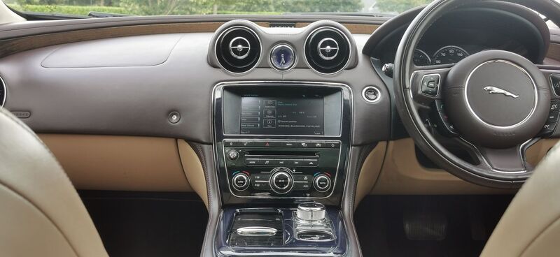 JAGUAR XJ 3.0d V6 Portfolio Auto Euro 5 4dr 2011