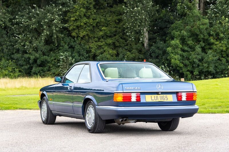 MERCEDES-BENZ SEC SERIES C126 560 SEC Flagship Coupe 2dr 1990